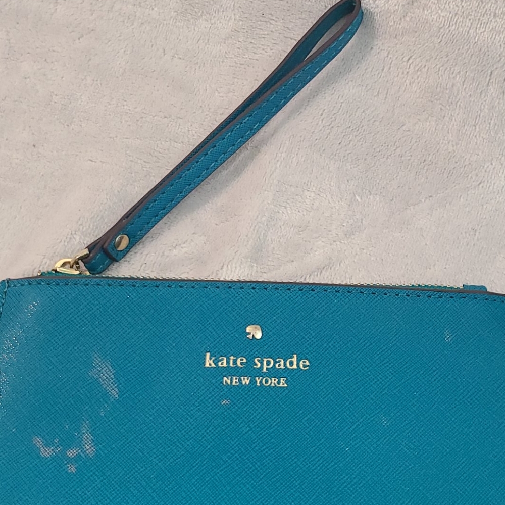 Authentic Kate Spade Wristlet - Picture 4 of 6